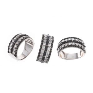 SORTIJA Salvatore PLATA RODIO CIRCONITAS NEGRAS Y BLANCAS	136S0276